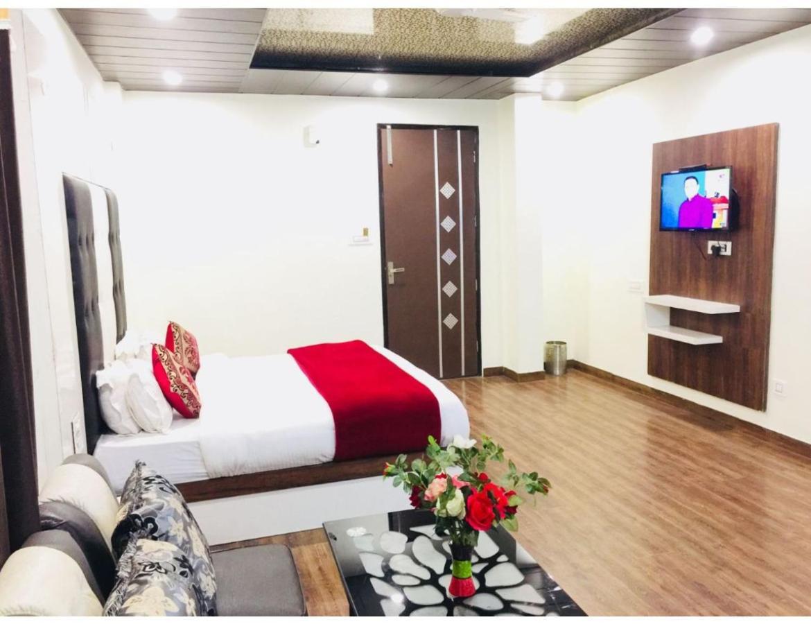 Hotel Dalhousie Grand Banikhet Kültér fotó